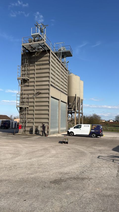 Montage extérieur d’un élévateur à godets ACS2M